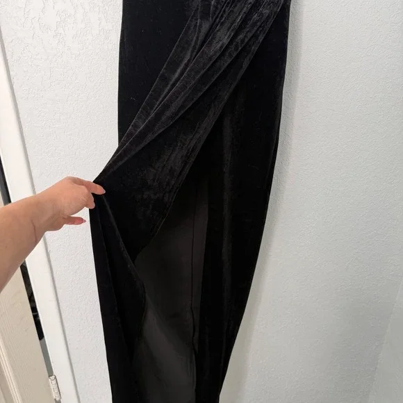 Lulus Black Velvet Deep V-Neck Maxi Dress with Mesh Insert and Side Slit Mens L - Picture 3 of 7